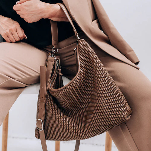 Le sac à bandoulière « DEMI »