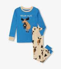 Charger l&#39;image dans la galerie, Pyjama pour enfant – Orignal et son toutou ourson sur fond bleu