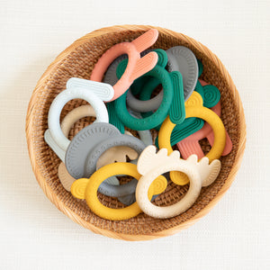 MONKEY RATTLE TEETHER