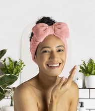 Load image into Gallery viewer, Take A Bow Headband