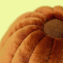 Charger l'image dans la galerie, JELLYCAT™ Amuseables Carole Canelé
