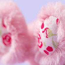 Charger l'image dans la galerie, JELLYCAT™ Blushkin Blossom Bunny Bag Charm