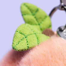 Charger l'image dans la galerie, JELLYCAT™ Amuseables Peach Bag Charm